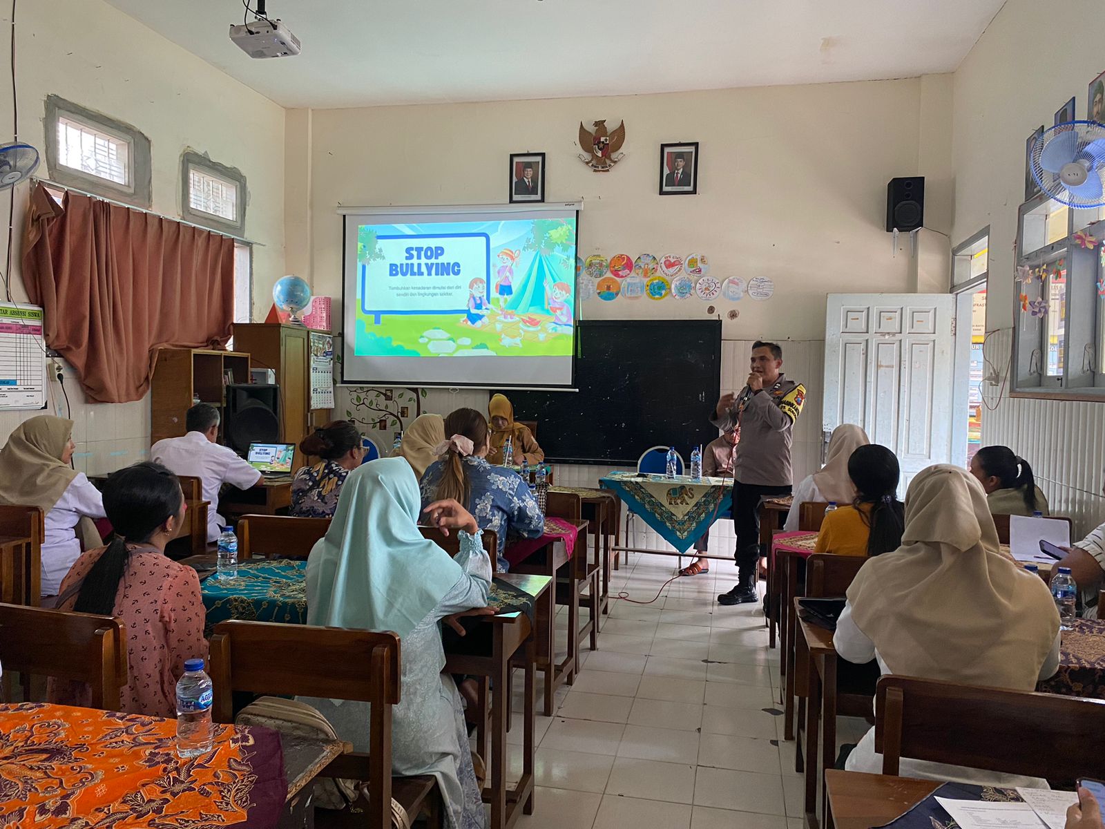 Cegah Bullying Sejak Dini, Polisi di Malang Edukasi Orang Tua Siswa SD di Wagir