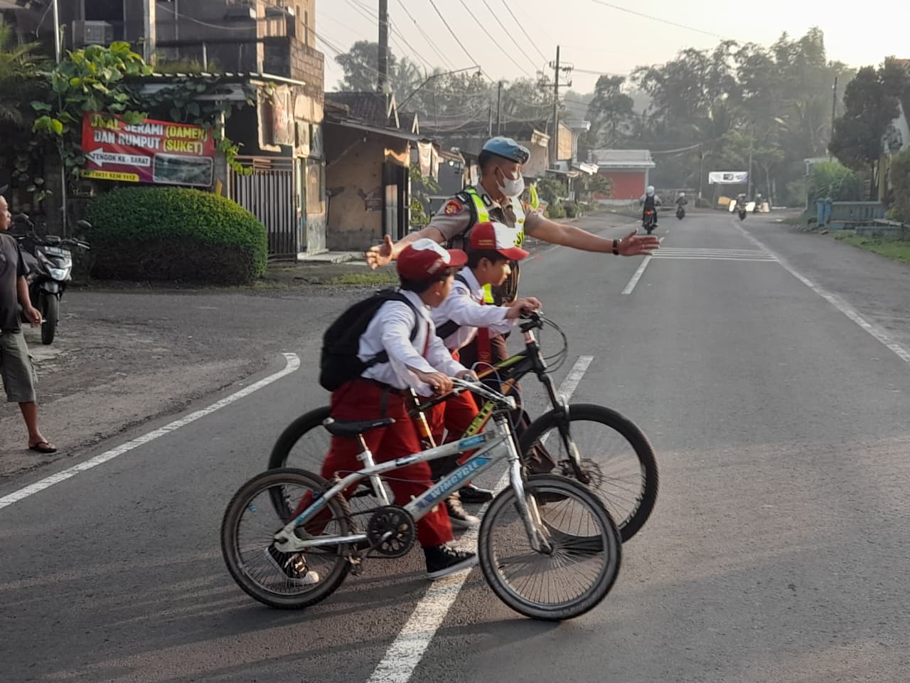 Polisi Intensifkan Patroli Pagi, Kemacetan Terurai dan Pelajar Lebih Aman