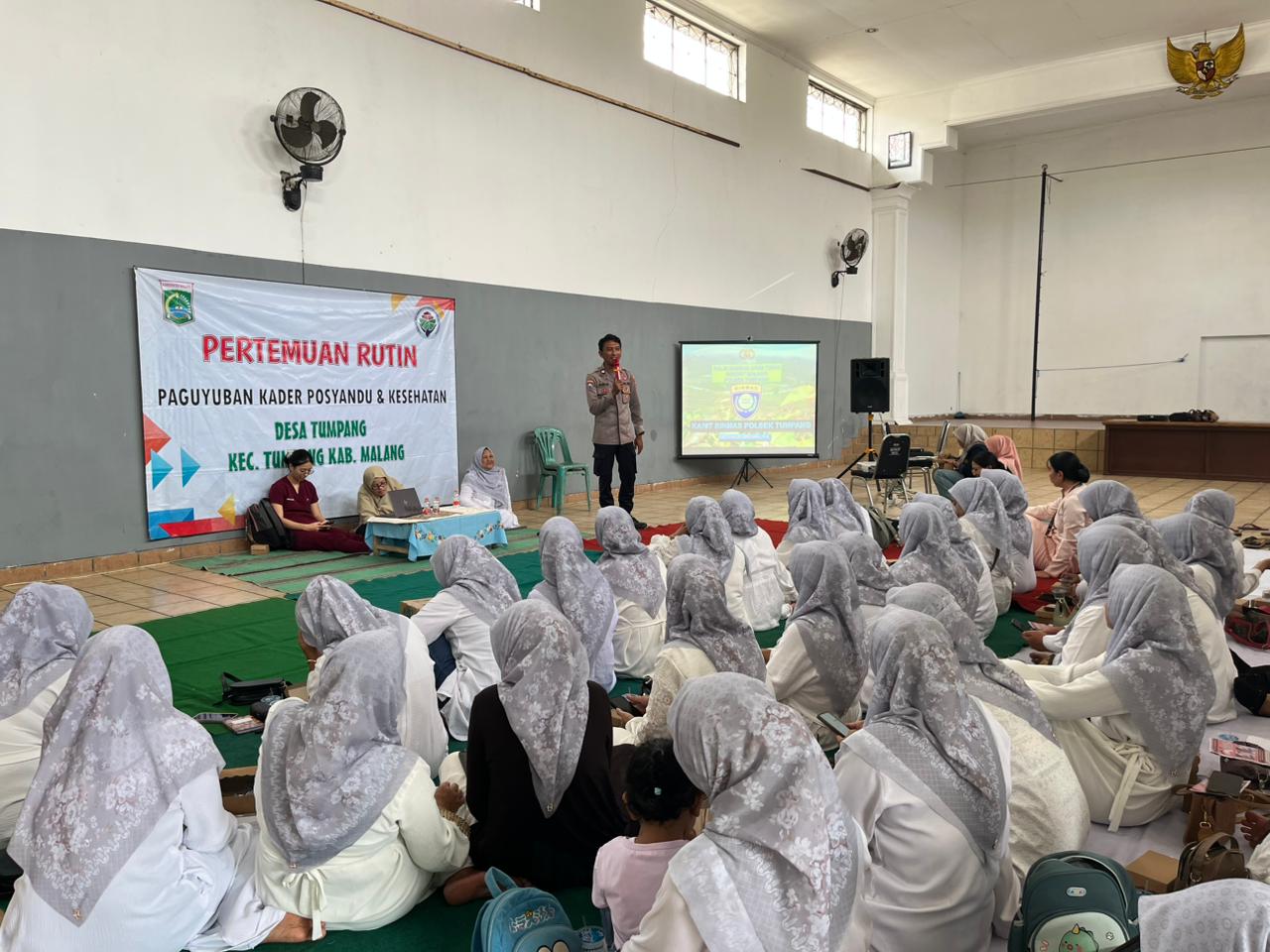Bhabinkamtibmas Polres Malang Sosialisasikan Anti Narkoba, Sampaikan Pesan Kamtibmas ke Kader Posyandu