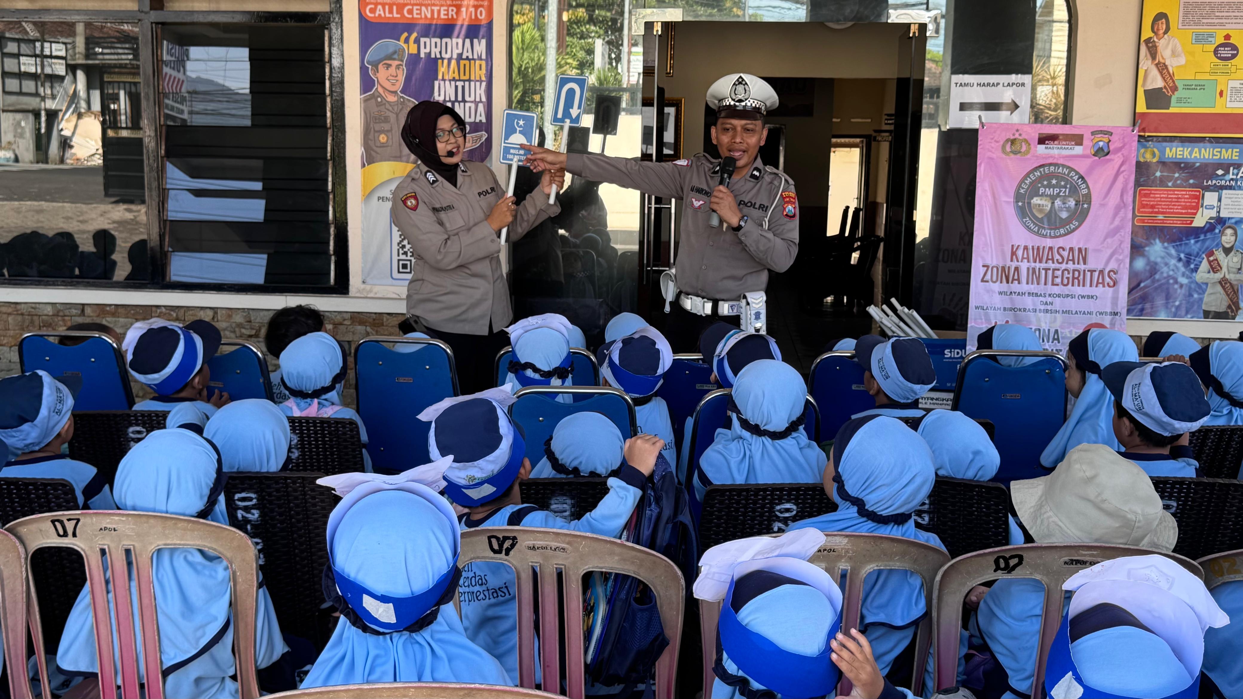 Polres Malang Gencarkan Edukasi Tertib Lalu Lintas Sejak Dini kepada Pelajar TK