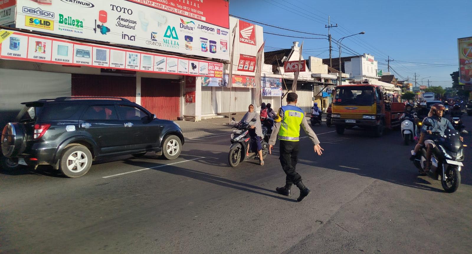 Polres Malang Tingkatkan Patroli Pagi untuk Dukung Kelancaran Aktivitas Masyarakat