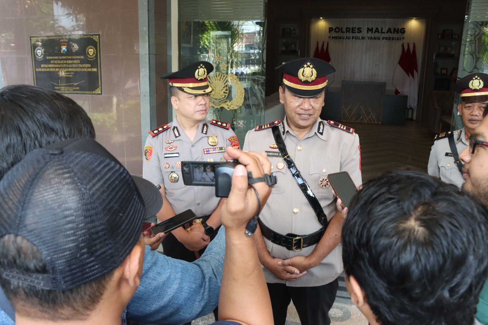 AKP Bambang Subinajar Lepas Jabatan Kasihumas Polres Malang, Kapolres Tekankan Penguatan Komunikasi Publik