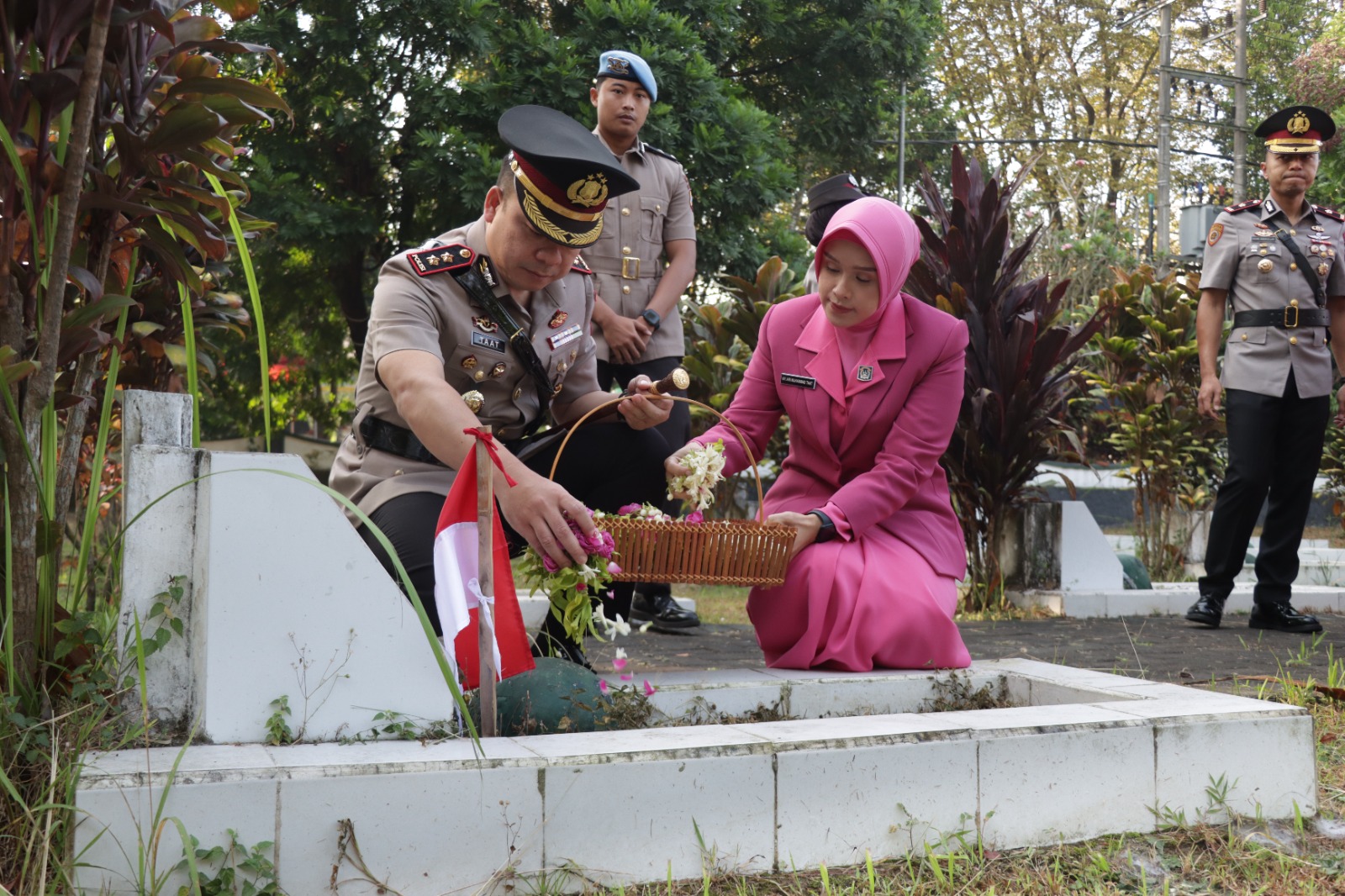 Sambut Hari Bhayangkara ke-80, Polres Malang Gelar Ziarah dan Tabur Bunga di TMP
