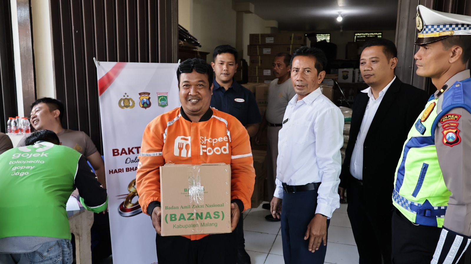 Hari Bhayangkara ke-80, Polres Malang Salurkan 250 Paket Bansos untuk Kelompok Masyarakat