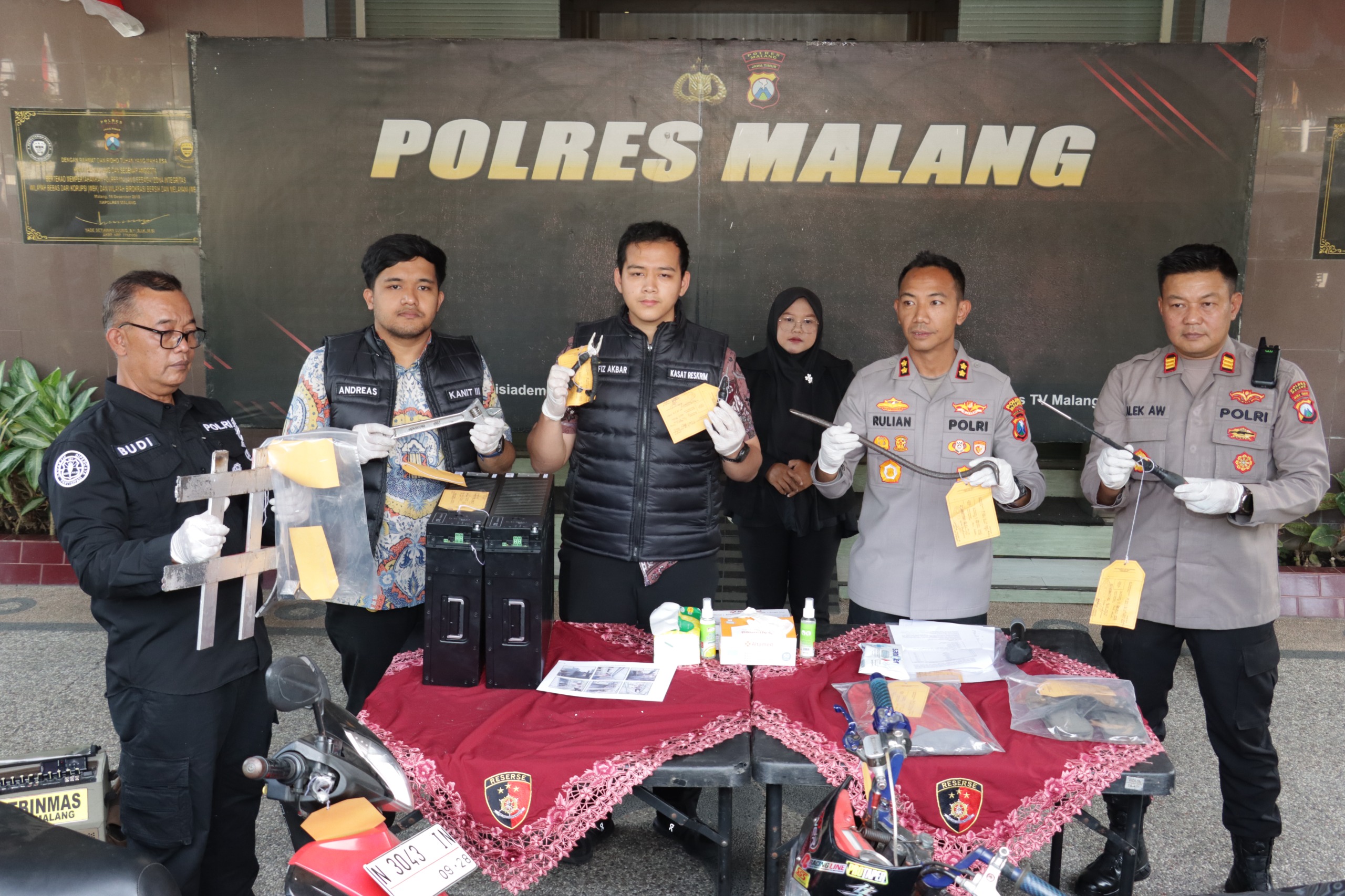 Polres Malang Bongkar Komplotan Pencuri Baterai Tower, 17 TKP Terungkap Kerugian Capai Rp 432 Juta