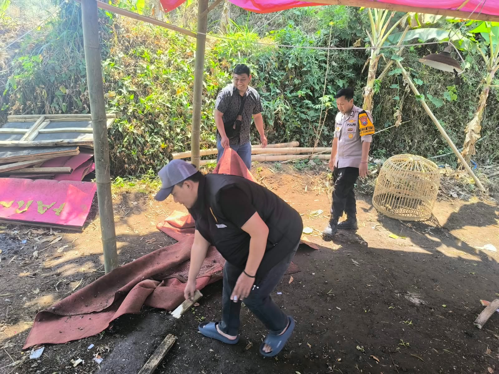 Polisi Bongkar Arena Diduga Sabung Ayam di Karangploso Malang