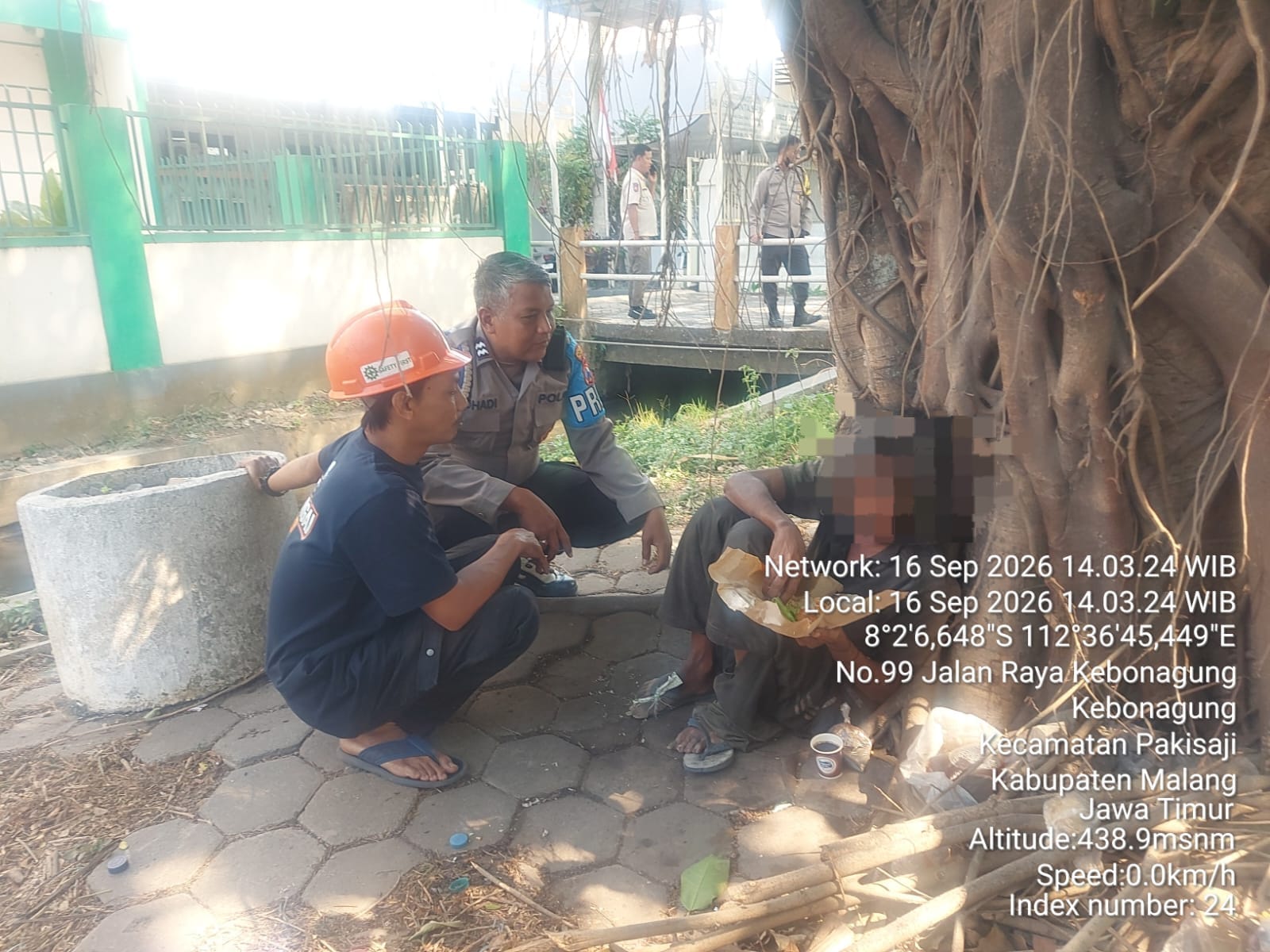 Pria Diduga ODGJ Lempari Pengendara di Malang, Warga Lapor 110