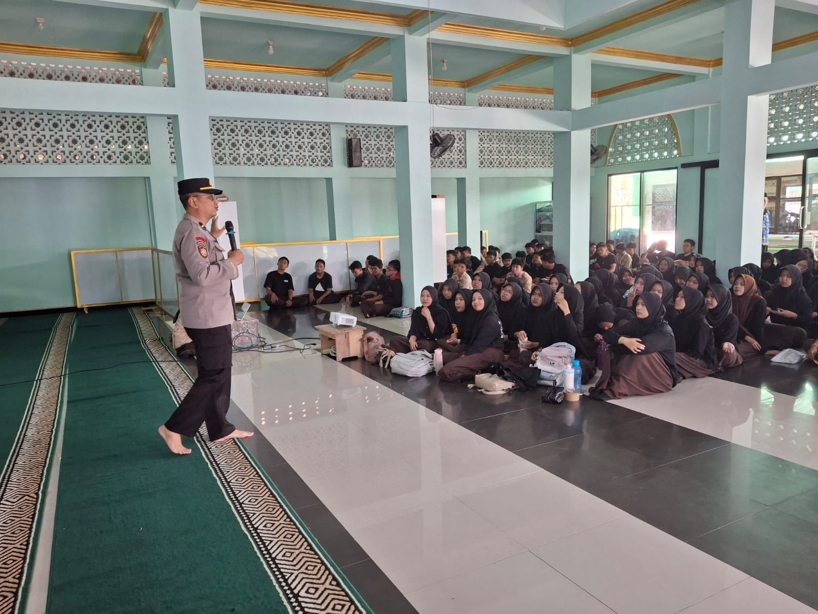 Polisi Edukasi Siswa MAN 2 Malang soal Bahaya Bullying