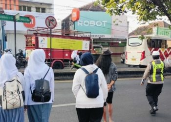 Polres Malang Tingkatkan Patroli Pagi, Bantu Warga di Tengah Aktivitas Pagi